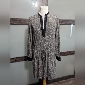 Vince. 100% silk geometric print dress